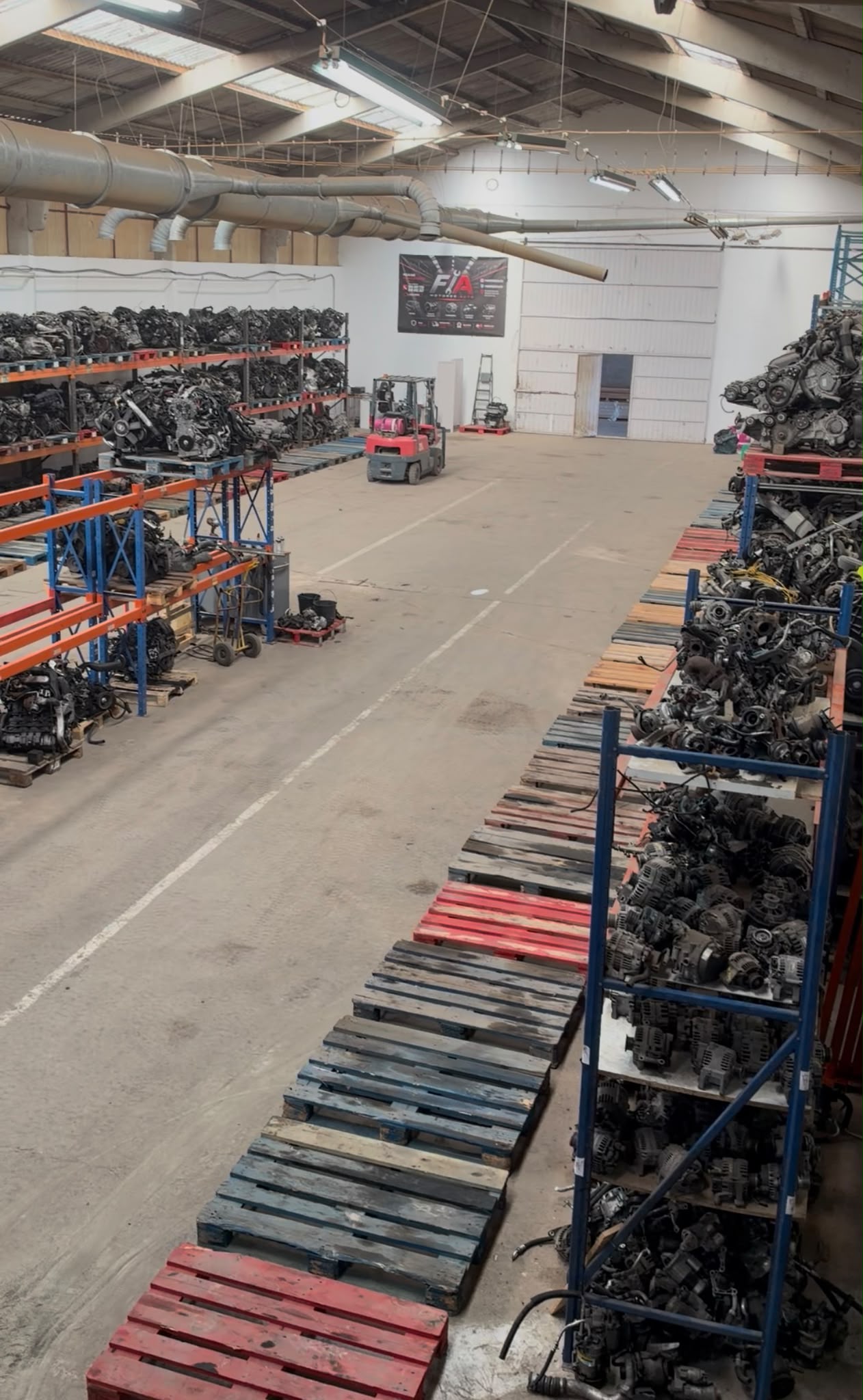 Armazém de motores da F/A Motores Auto